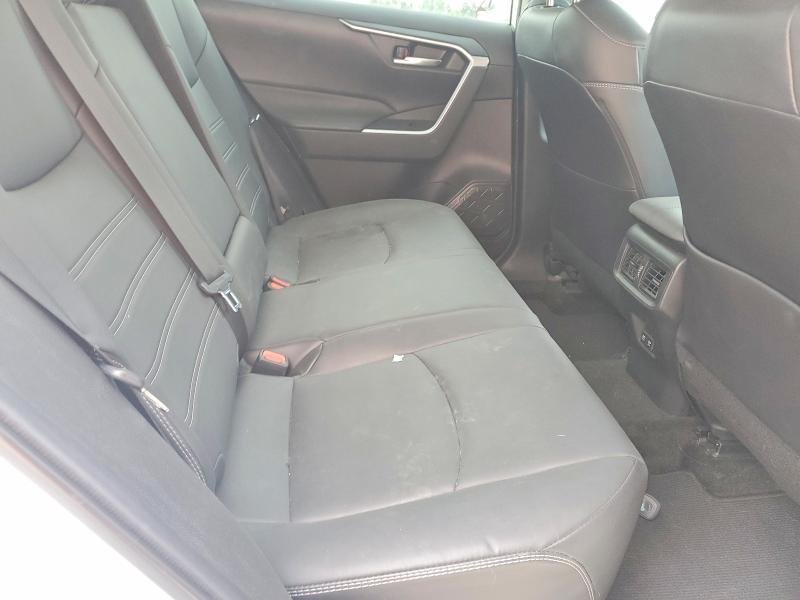 Photo 11 from auction – 2021 TOYOTA RAV4 with VIN 2T3A1RFV5MW247315