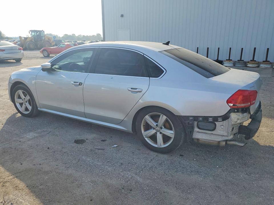 Photo 2 from auction – 2014 VOLKSWAGEN PASSAT with VIN 1VWAS7A34EC031173