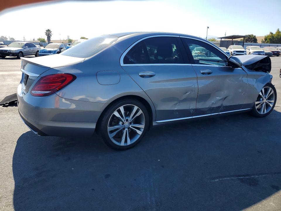 Photo 3 from auction – 2015 MERCEDES-BENZ C with VIN 55SWF4JBXFU073448