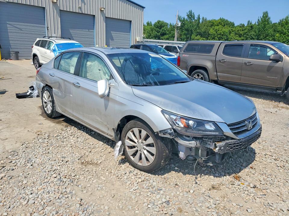 Photo 4 from auction – 2013 HONDA ACCORD with VIN 1HGCR2F81DA155024