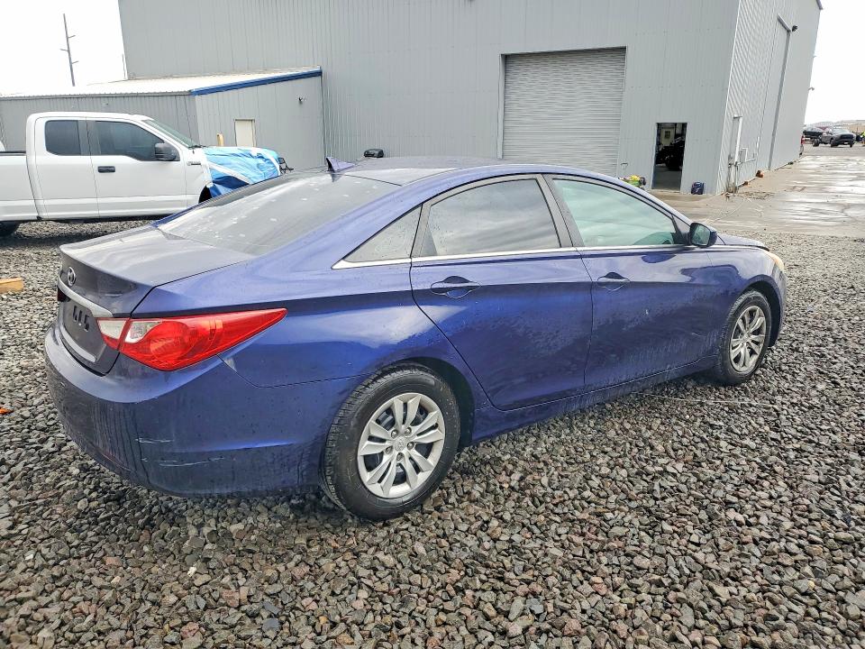 Photo 3 from auction – 2011 HYUNDAI SONATA with VIN 5NPEB4AC0BH167643
