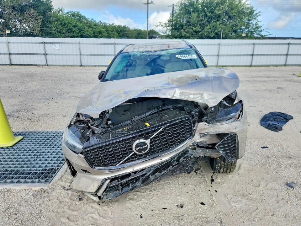 Photo 5 from auction – 2025 VOLVO XC60 with VIN YV4M12RC4S1074152