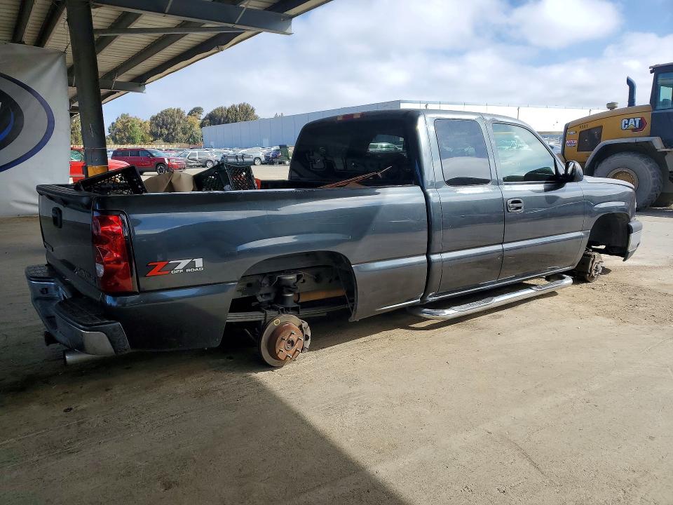 Photo 3 from auction – 2003 CHEVROLET SILVERADO with VIN 2GCEK19T331128051