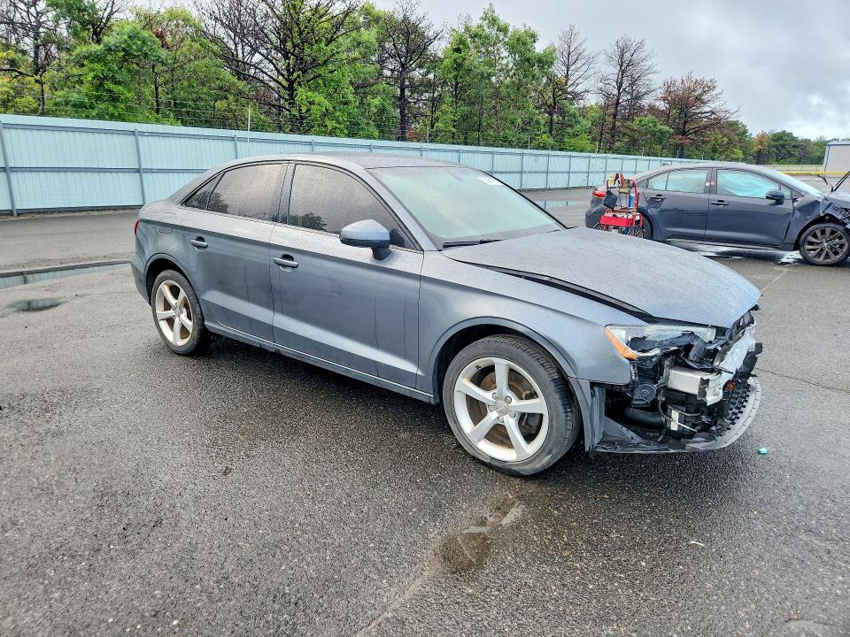 Photo 4 from auction – 2015 AUDI A3 with VIN WAUBFGFF3F1090286