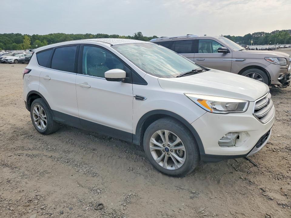 Zdjęcie 4 z aukcji – 2017 FORD ESCAPE z VIN 1FMCU0G92HUE30134