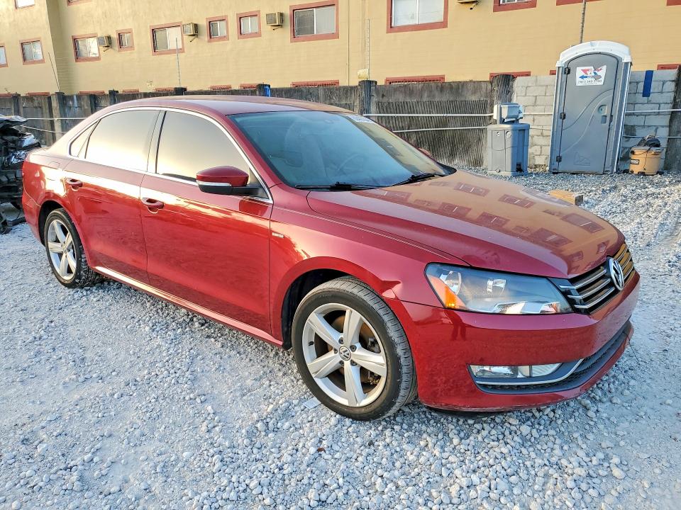 Photo 4 from auction – 2015 VOLKSWAGEN PASSAT with VIN 1VWAS7A34FC119643