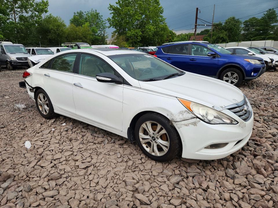 Photo 4 from auction – 2013 HYUNDAI SONATA with VIN 5NPEC4AC5DH684324