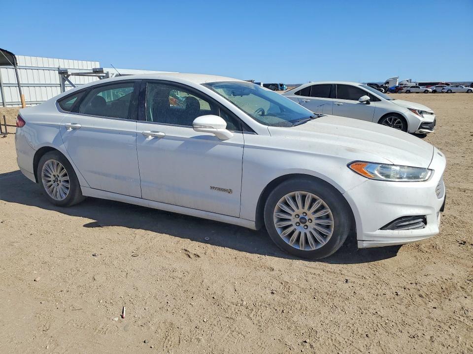 Photo 4 from auction – 2015 FORD FUSION with VIN 3FA6P0LU6FR229687