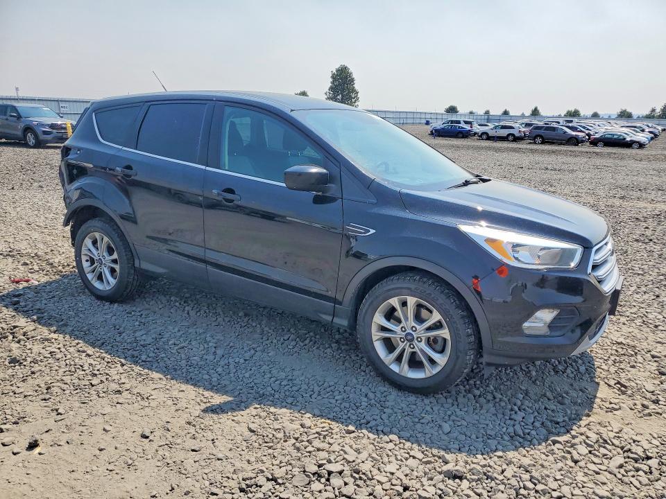 Photo 4 from auction – 2017 FORD ESCAPE with VIN 1FMCU9G96HUB08469