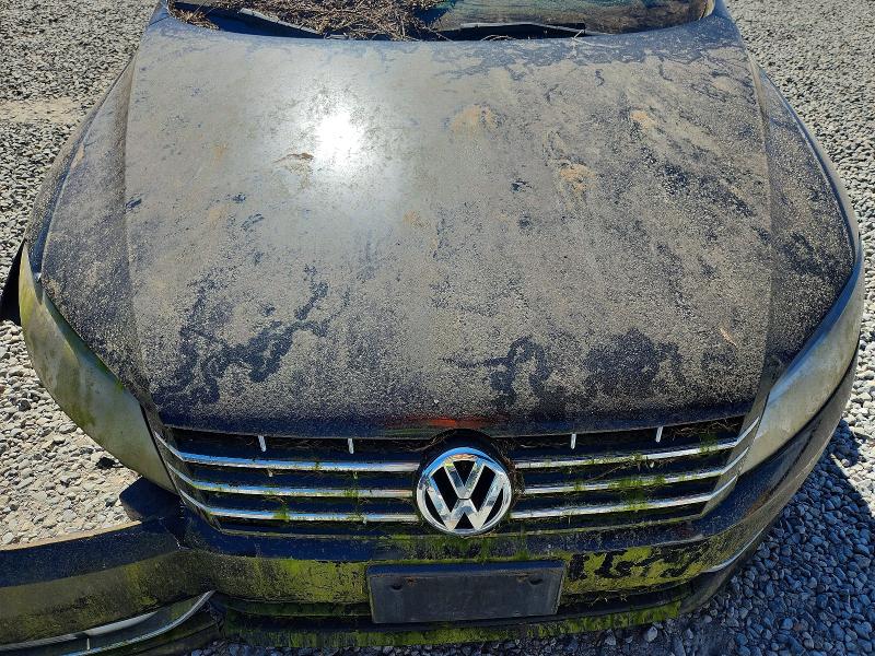 Photo 11 from auction – 2013 VOLKSWAGEN PASSAT with VIN 1VWBN7A35DC068565