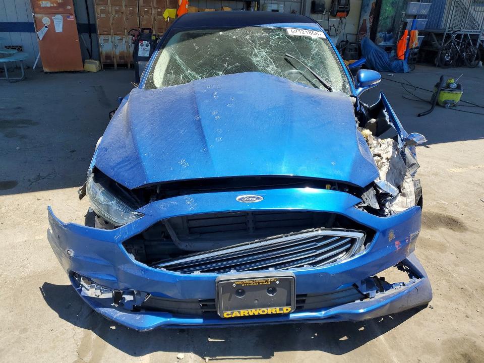 Снимка 5 от търг – 2017 FORD FUSION с VIN 3FA6P0H79HR388239