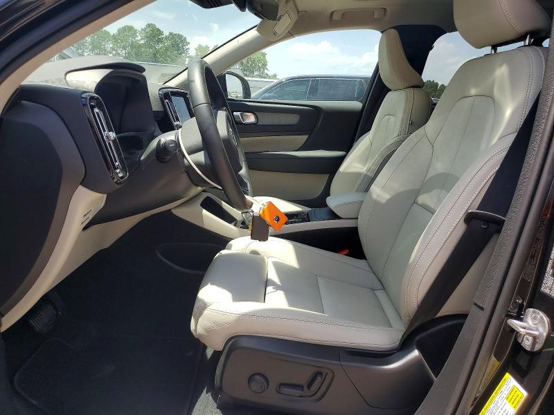 Photo 7 from auction – 2026 VOLVO XC40 with VIN YV4L12UC4T2714052