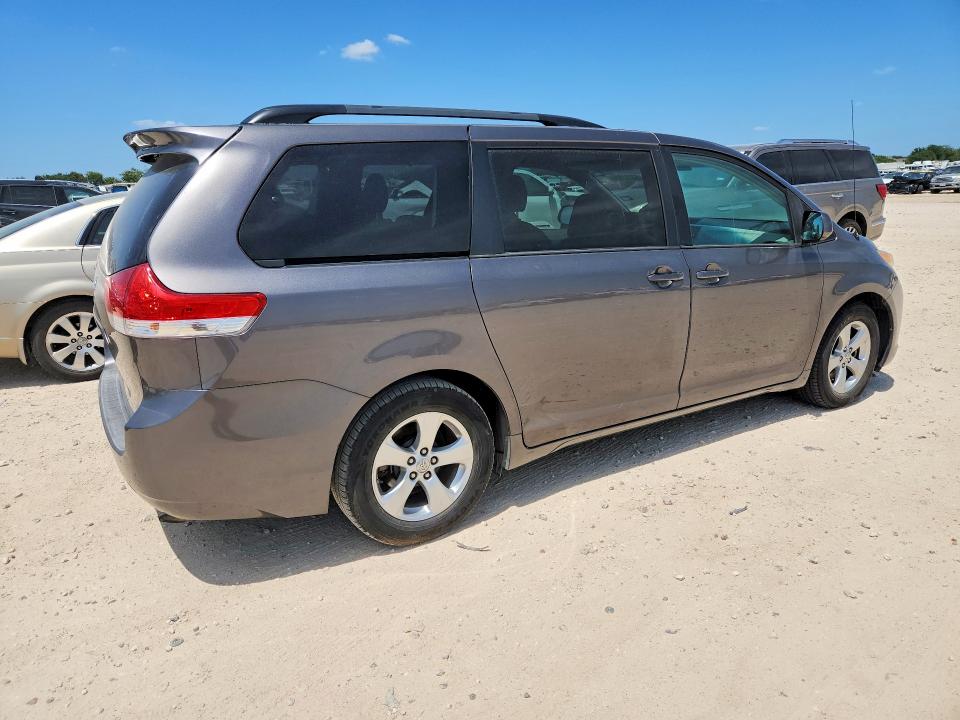 صورة رقم 3 من المزاد - 2014 TOYOTA SIENNA مع VIN 5TDKK3DCXES454009