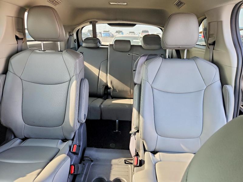 Photo 10 from auction – 2021 TOYOTA SIENNA with VIN 5TDYRKEC8MS040207