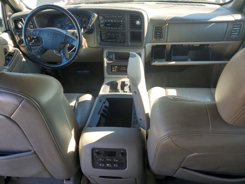 Photo 8 from auction – 2004 CHEVROLET SUBURBAN with VIN 1GNFK16Z54J157885