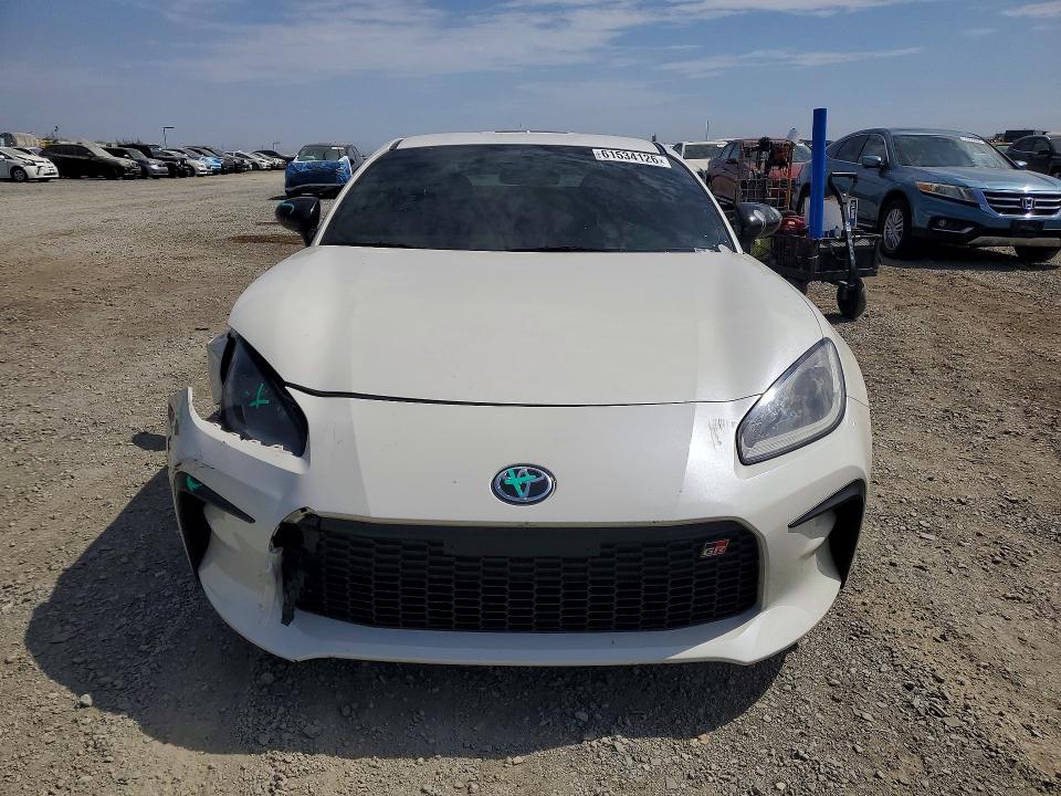Photo 5 from auction – 2022 TOYOTA GR86 with VIN JF1ZNBC15N8756544