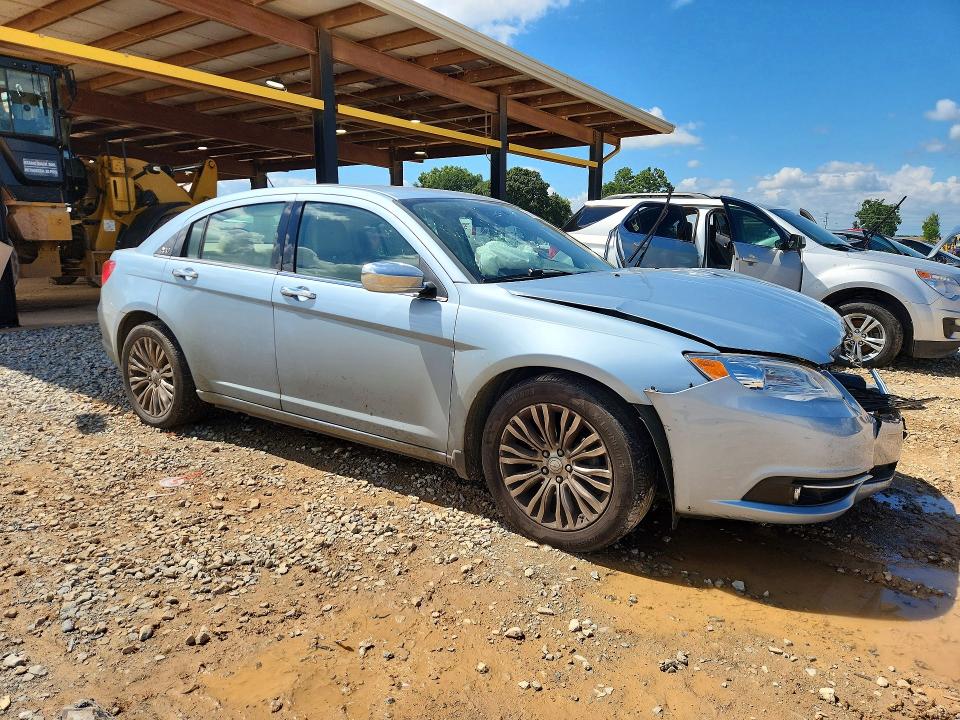 Photo 4 from auction – 2013 CHRYSLER 200 with VIN 1C3CCBCG3DN504595