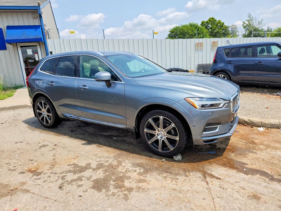 Photo 4 from auction – 2018 VOLVO XC60 with VIN YV4102RL7J1046351
