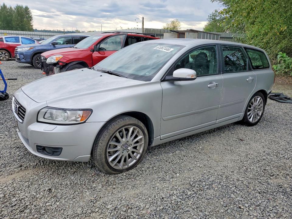 2010 VOLVO V50