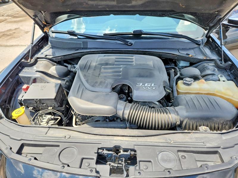 Photo 11 from auction – 2017 CHRYSLER 300 with VIN 2C3CCAGG3HH651311
