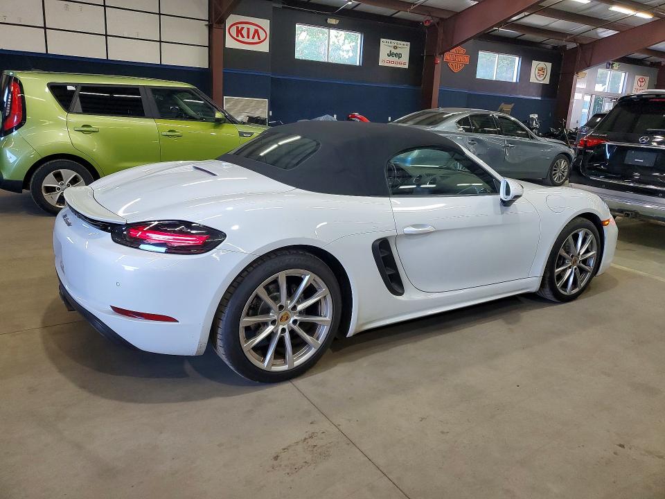 Photo 3 from auction – 2019 PORSCHE BOXSTER with VIN WP0CA2A82KS211217