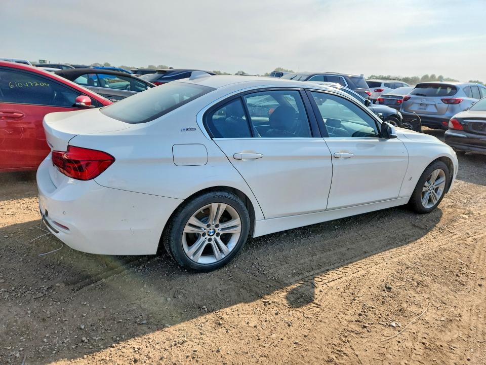Photo 3 from auction – 2017 BMW 3 with VIN WBA8E1C31HA029302
