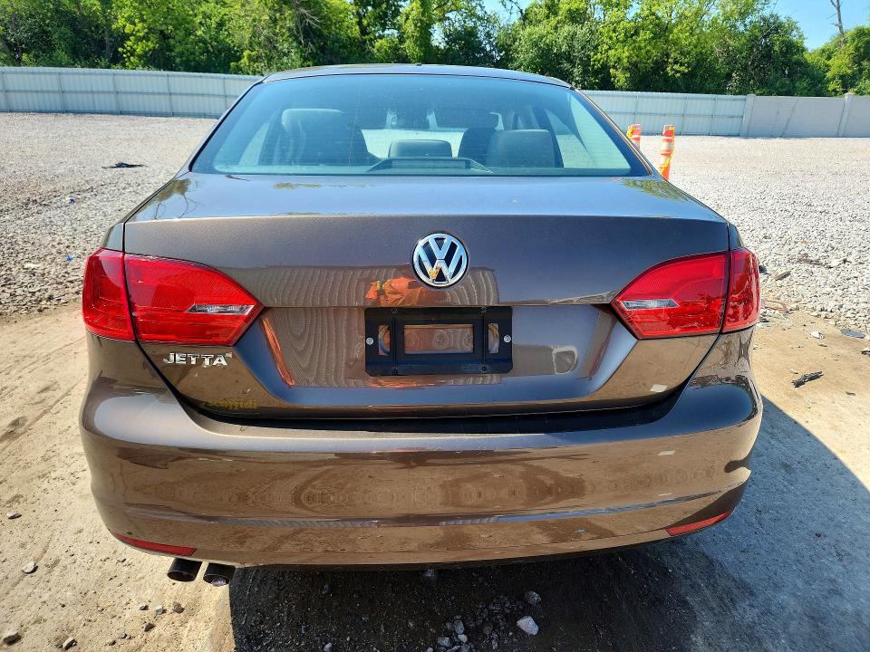 Photo 6 from auction – 2014 VOLKSWAGEN JETTA with VIN 3VW2K7AJ4EM308714