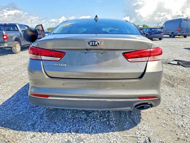 Zdjęcie 6 z aukcji – 2018 KIA OPTIMA z VIN 5XXGT4L31JG222940