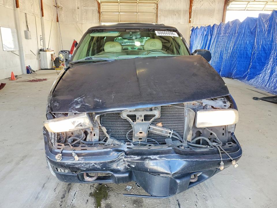 Photo 5 from auction – 2001 CHEVROLET BLAZER with VIN 1GNDT13W512167479