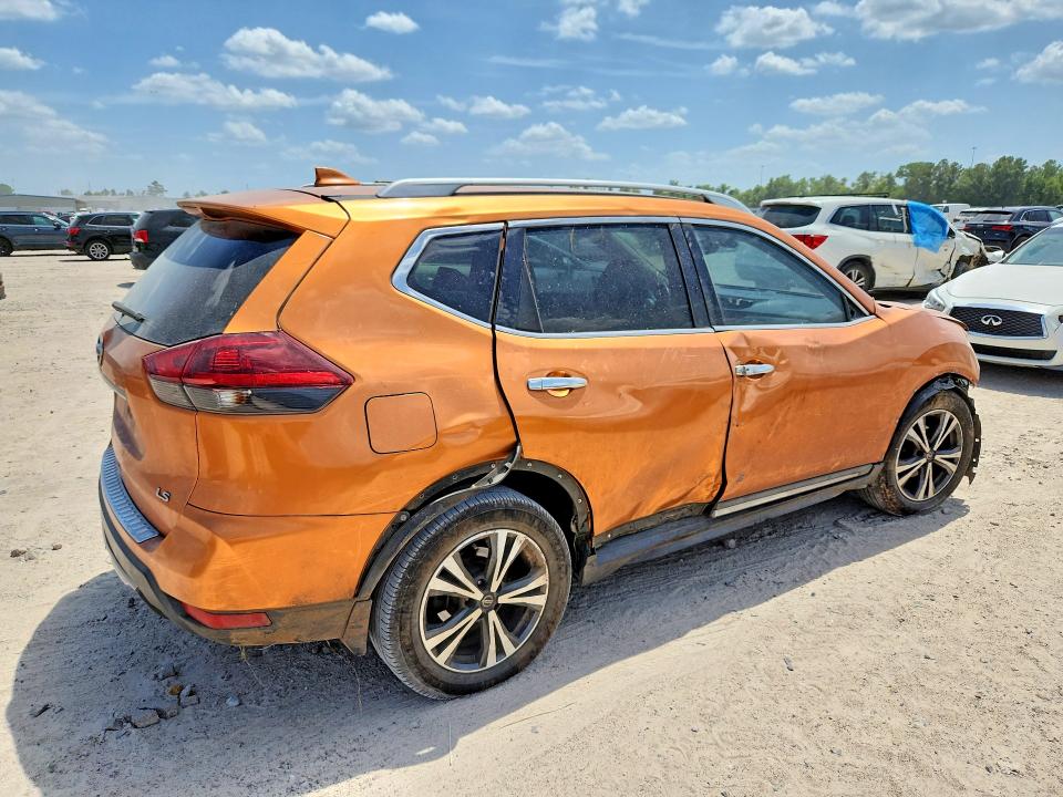 Photo 3 from auction – 2018 NISSAN ROGUE with VIN 5N1AT2MT2JC710167