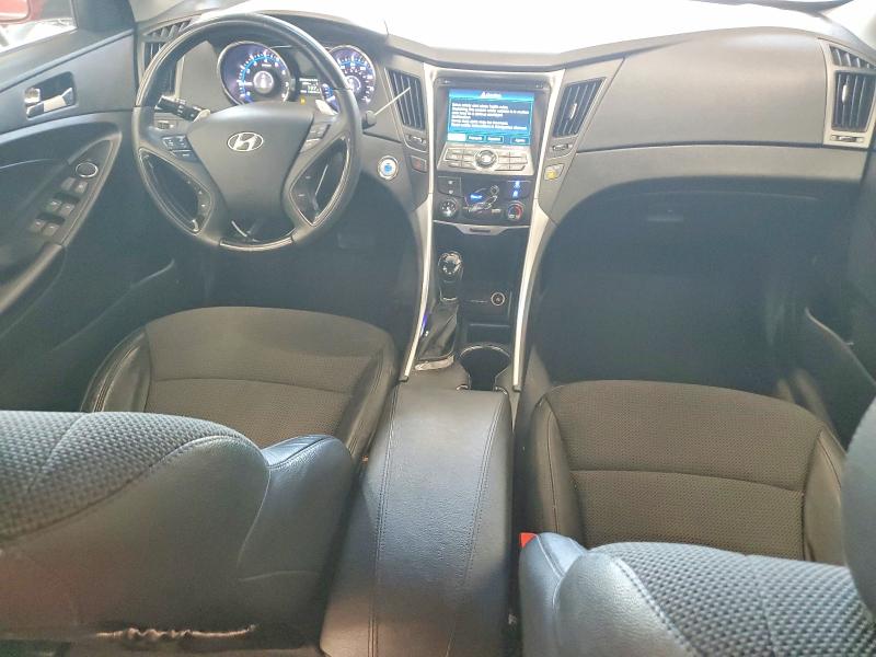 Photo 8 from auction – 2012 HYUNDAI SONATA with VIN 5NPEC4AC2CH447529