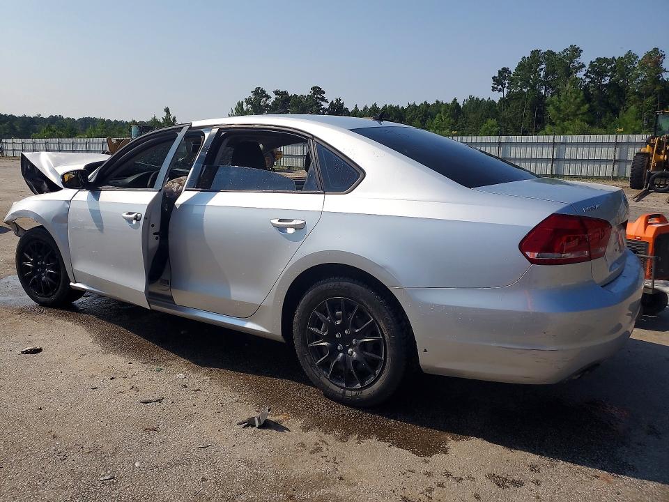 Photo 2 from auction – 2013 VOLKSWAGEN PASSAT with VIN 1VWAP7A33DC031892