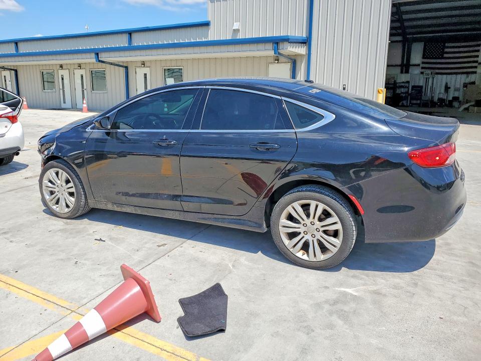 Photo 2 from auction – 2015 CHRYSLER 200 with VIN 1C3CCCABXFN552370