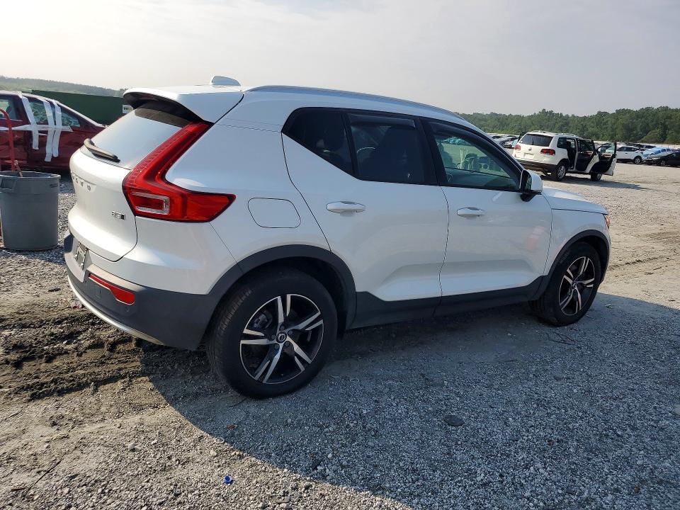 Photo 3 from auction – 2023 VOLVO XC40 with VIN YV4L12UK0P2951022
