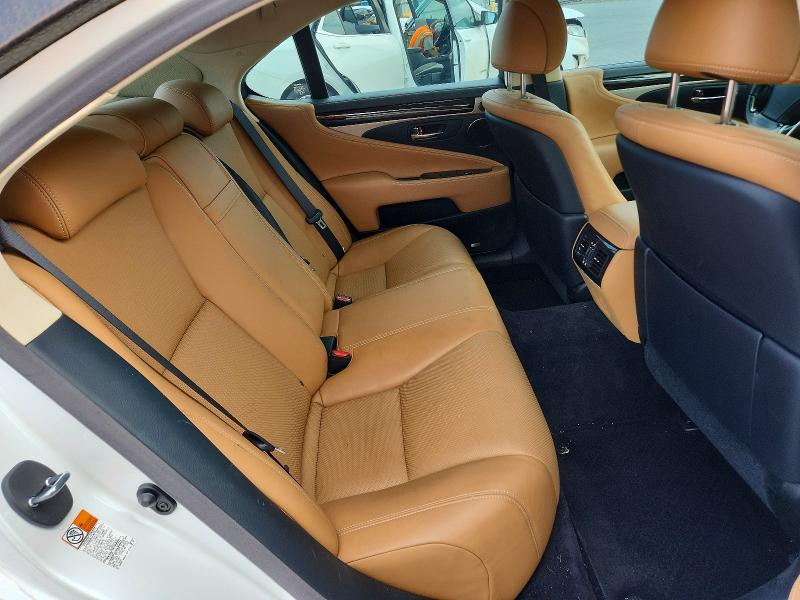 Photo 10 from auction – 2017 LEXUS LS with VIN JTHBL5EF9H5143889