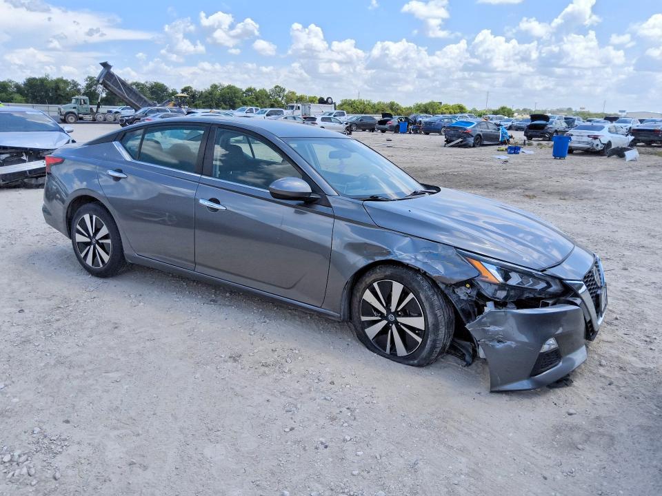 Photo 4 from auction – 2022 NISSAN ALTIMA with VIN 1N4BL4DV1NN370497