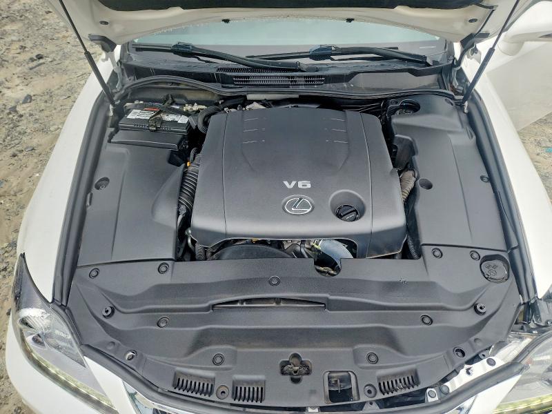 Photo 11 from auction – 2015 LEXUS IS with VIN JTHFF2C27F2532455