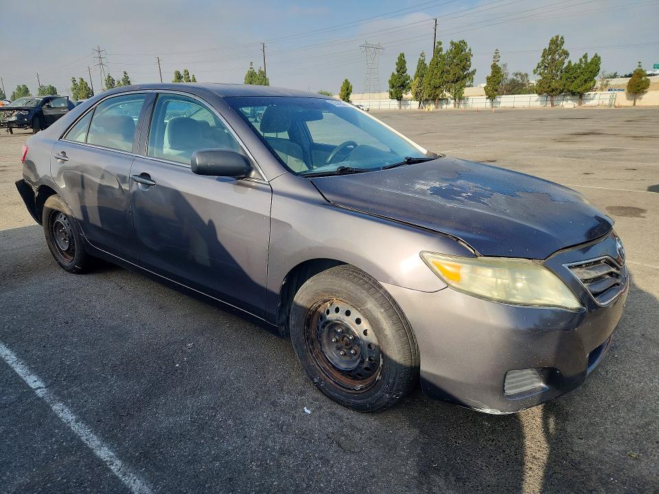Photo 4 from auction – 2011 TOYOTA CAMRY with VIN 4T4BF3EK6BR194887