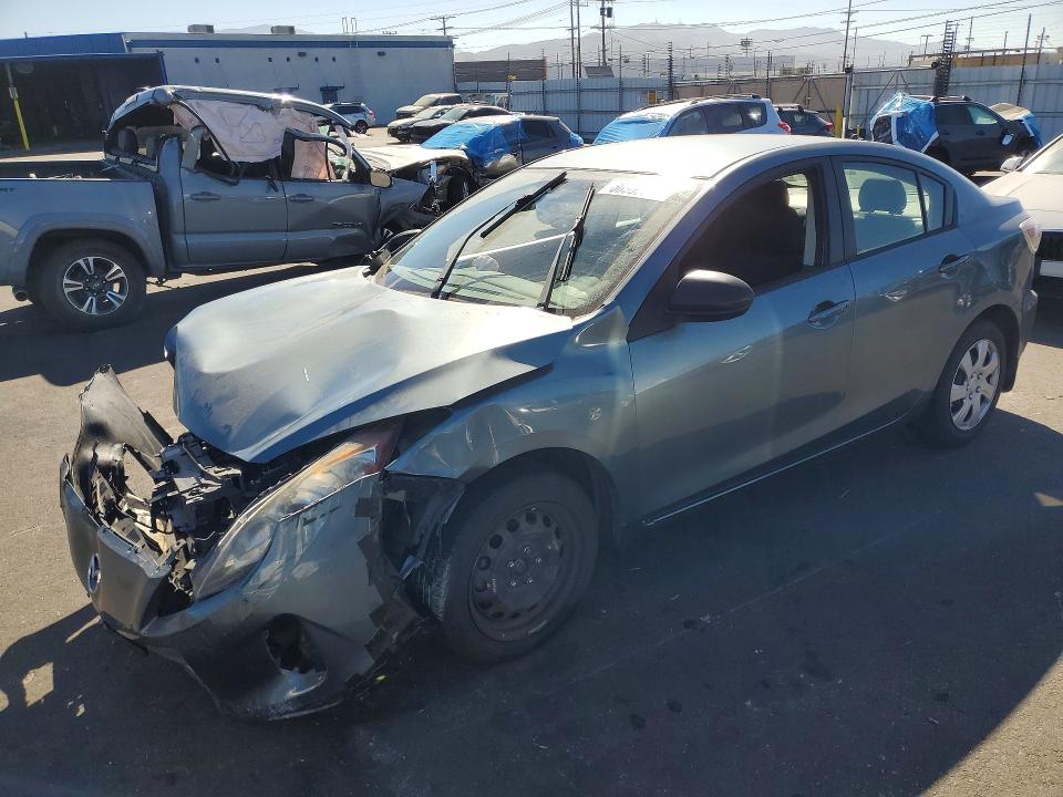 MAZDA 3 2013 con VIN JM1BL1TG0D1783254 - Foto de la subasta