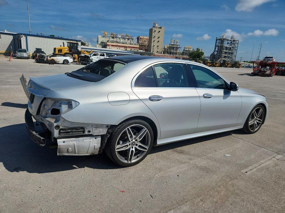 Photo 3 from auction – 2018 MERCEDES-BENZ E with VIN WDDZF4JB4JA348463