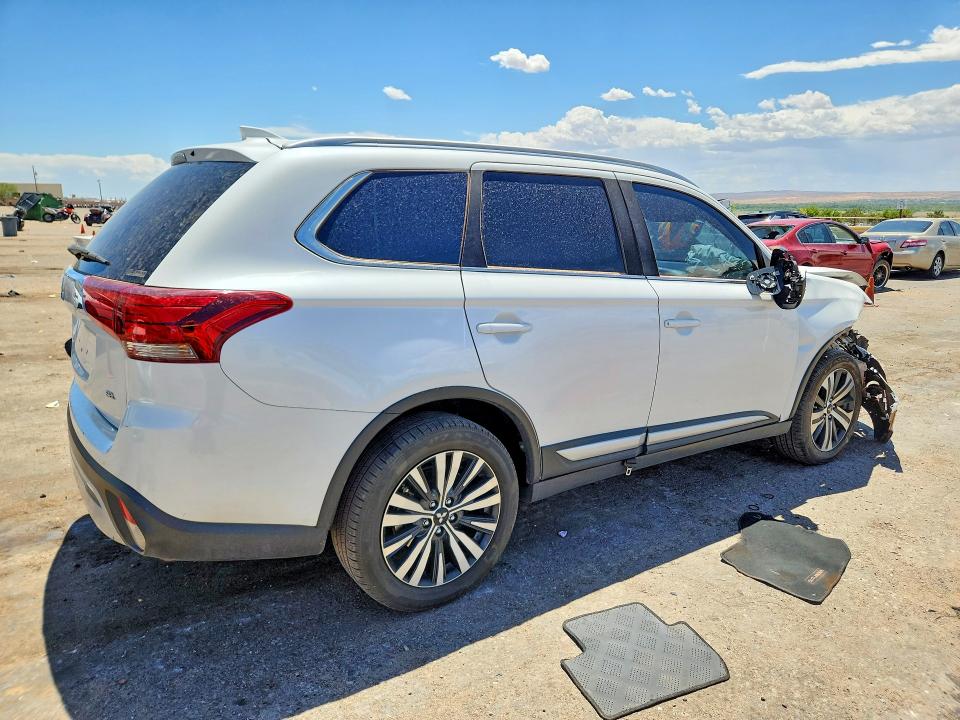 Photo 3 from auction – 2020 MITSUBISHI OUTLANDER with VIN JA4AZ3A30LZ024636
