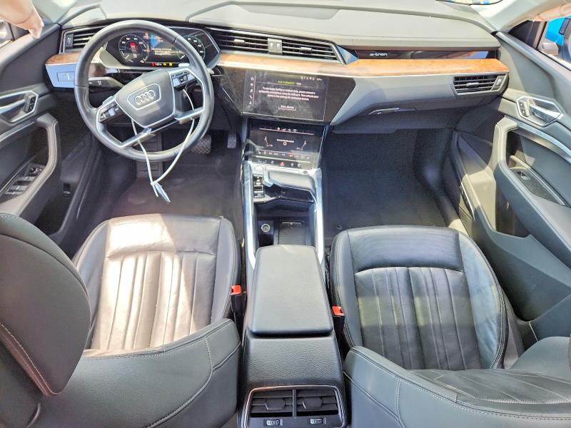 Photo 8 from auction – 2019 AUDI E-TRON with VIN WA1LAAGE0KB002883