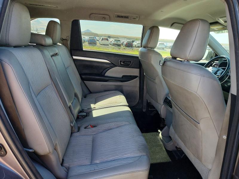 Photo 10 from auction – 2018 TOYOTA HIGHLANDER with VIN 5TDBZRFH3JS499343