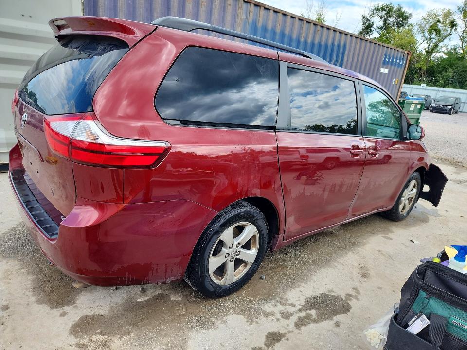 Photo 3 from auction – 2016 TOYOTA SIENNA with VIN 5TDKK3DC2GS730251