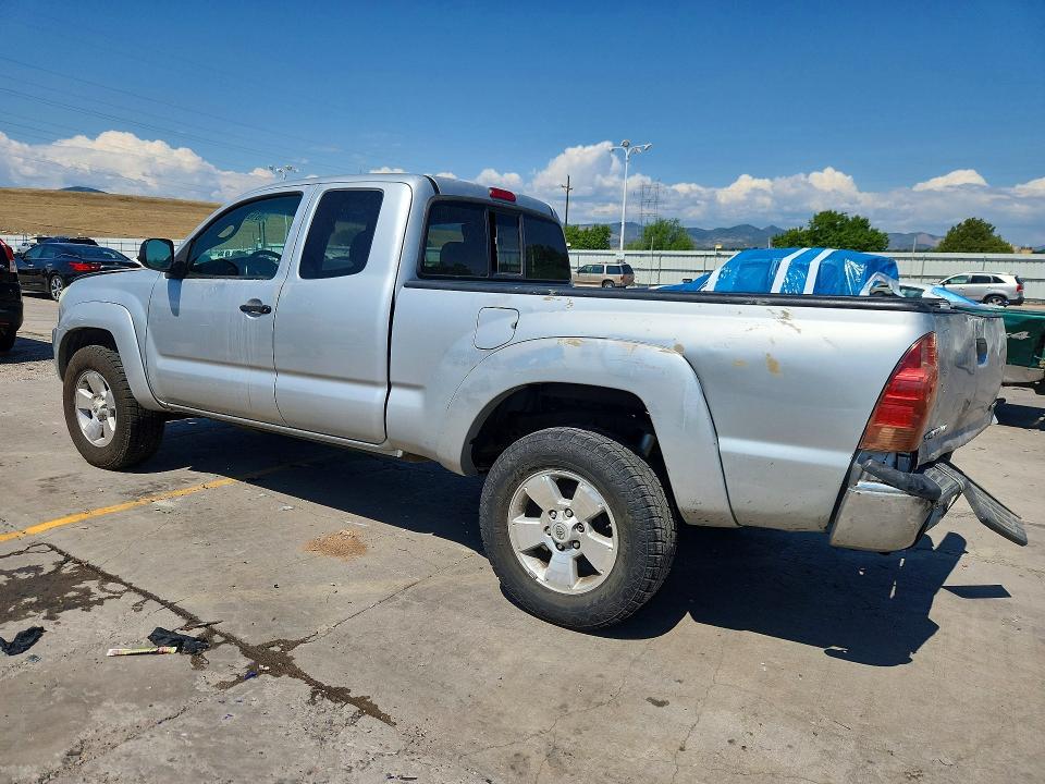 Photo 2 from auction – 2005 TOYOTA TACOMA with VIN 5TEUU42N75Z007220