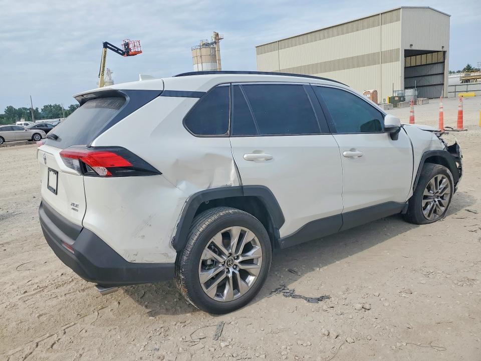 Photo 3 from auction – 2021 TOYOTA RAV4 with VIN 2T3A1RFV5MW247315