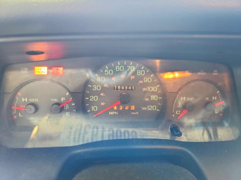 Photo 9 from auction – 2003 FORD CROWN VICTORIA with VIN 2FAHP74W73X160992