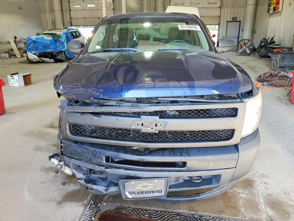 Photo 5 from auction – 2011 CHEVROLET SILVERADO with VIN 1GCNKPEA4BZ462425