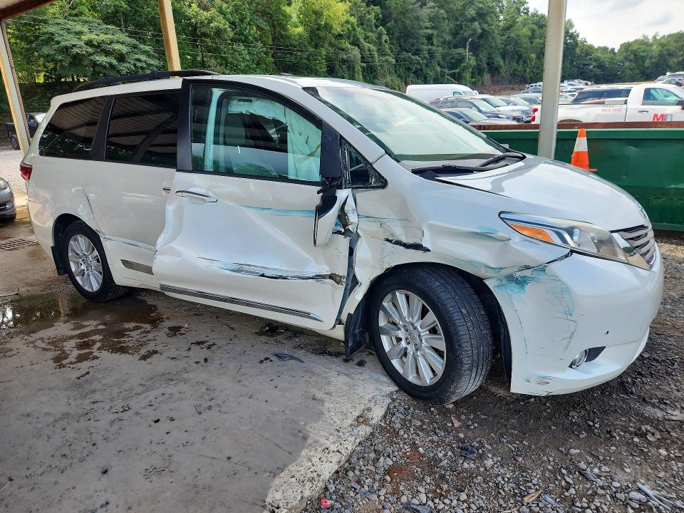 Photo 4 from auction – 2017 TOYOTA SIENNA with VIN 5TDYZ3DCXHS868305
