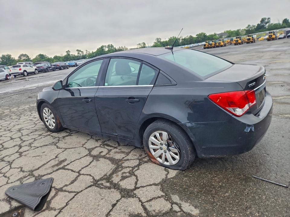 Photo 2 from auction – 2011 CHEVROLET CRUZE with VIN 1G1PC5SH4B7232612